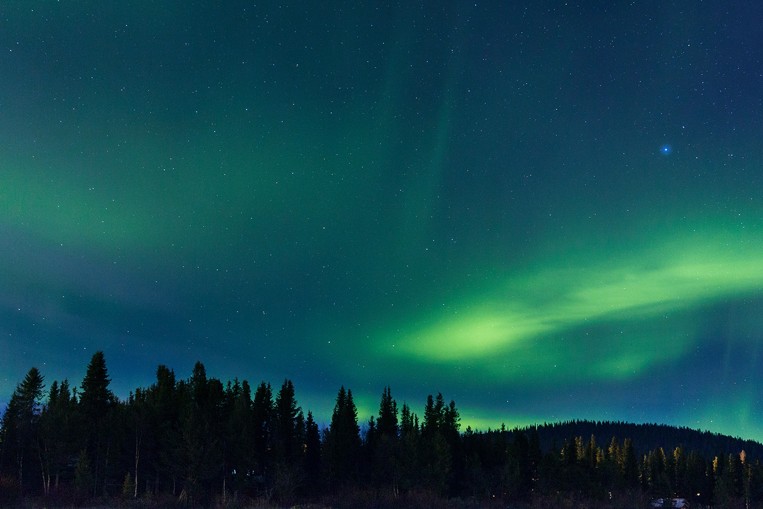 aurore boréale au groenland vue au télescope