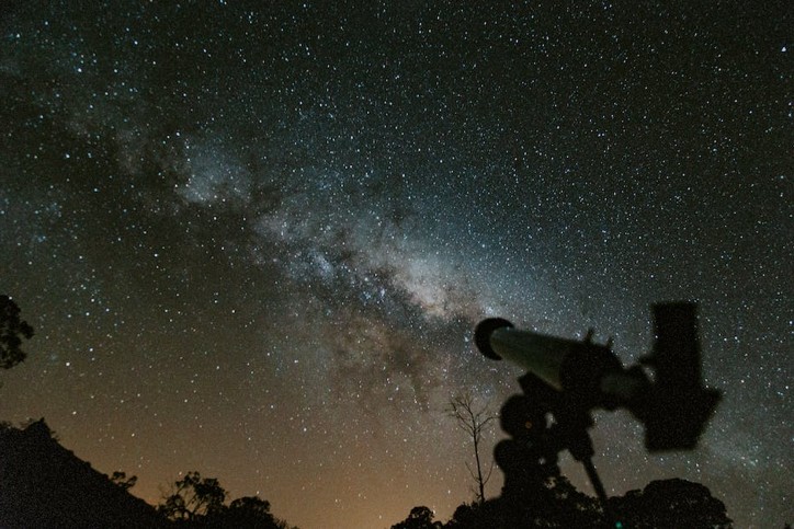 un télescope est indispensable pour observer le ciel et les étoiles